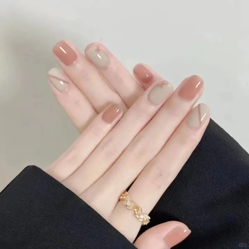 Đừng bỏ qua mẫu nail trơn đơn giản nhưng cực kỳ sang trọng này