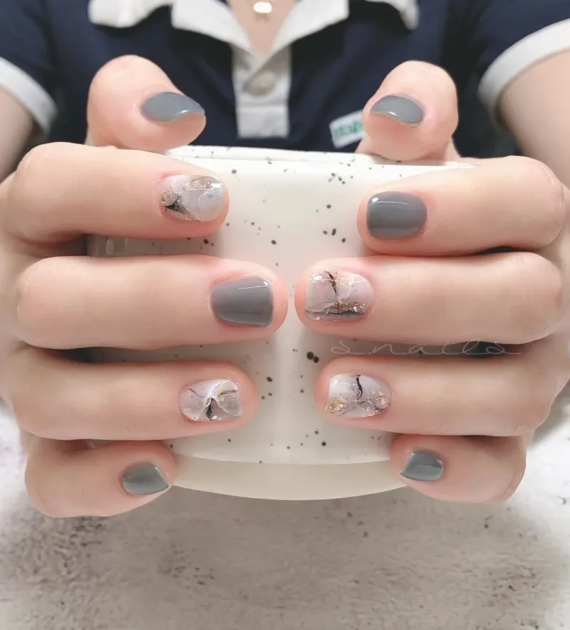 Nail vân đá đẹp mang lại sự thanh thoát và thanh lịch cho đôi tay