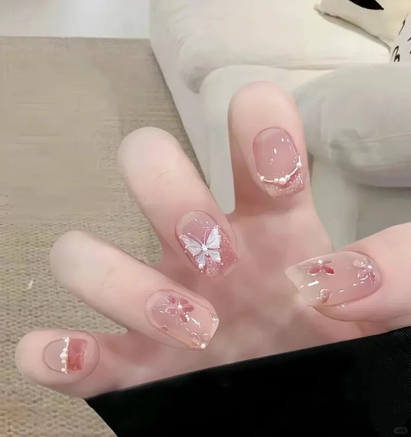 Cùng khám phá mẫu móng vuông ngắn đẹp để tay thêm cuốn hút