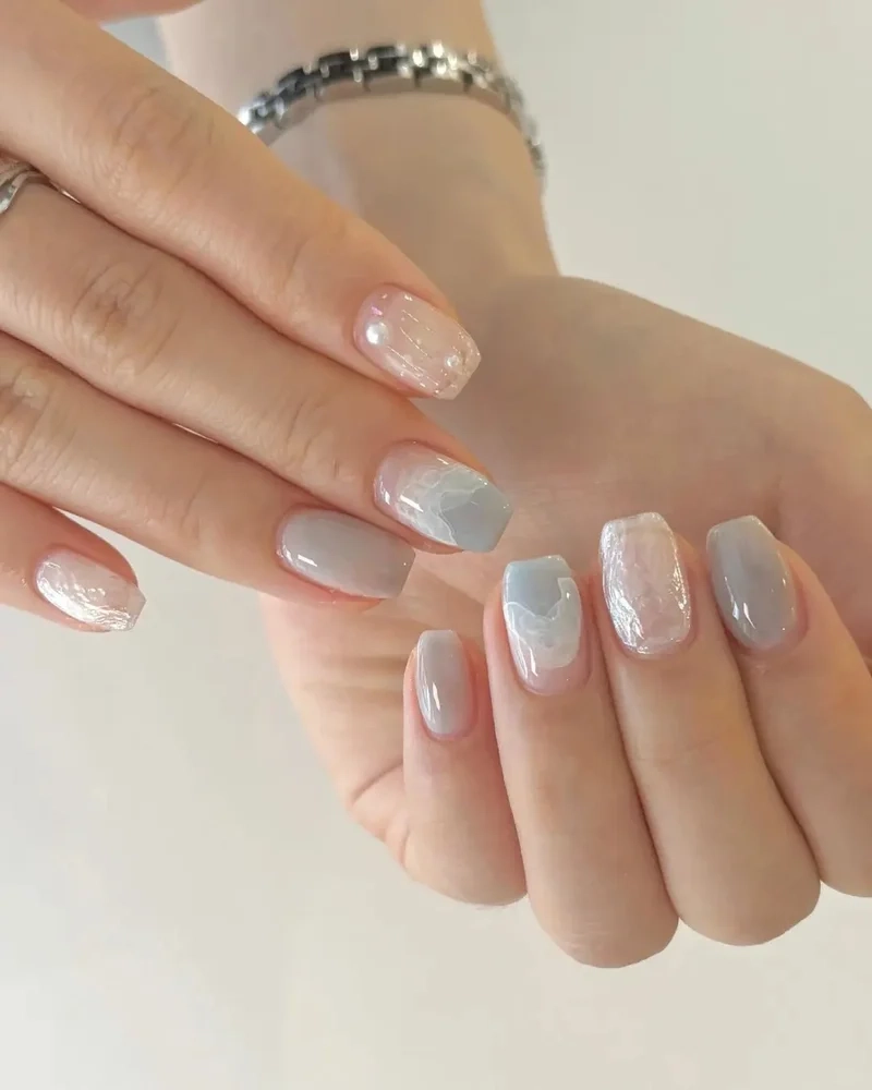 Nổi bật với mẫu nail màu xanh dương đẹp