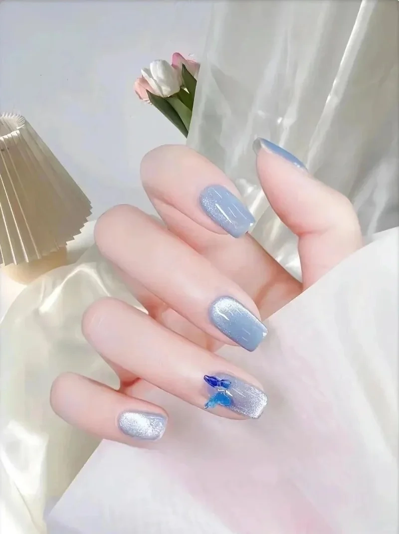 Mát dịu ngọt ngào với nail màu xanh nước biển