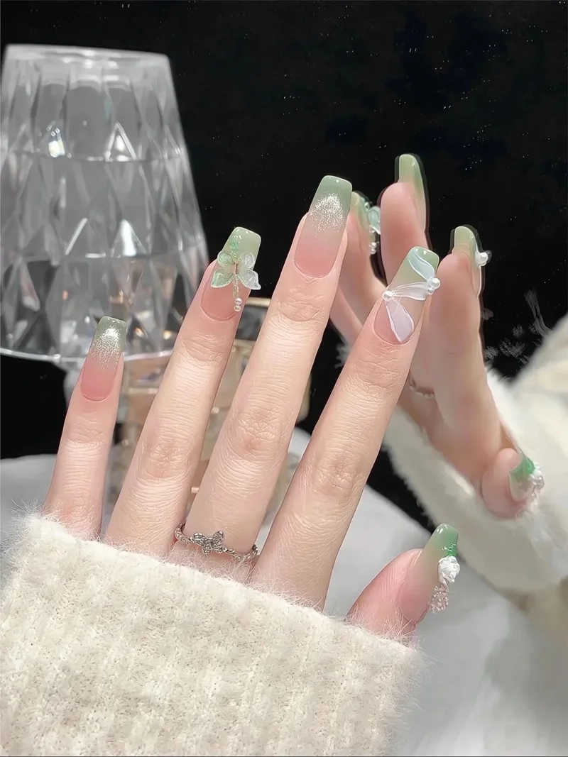 Tự tin toả sáng với mẫu nail xanh lá cây thời thượng