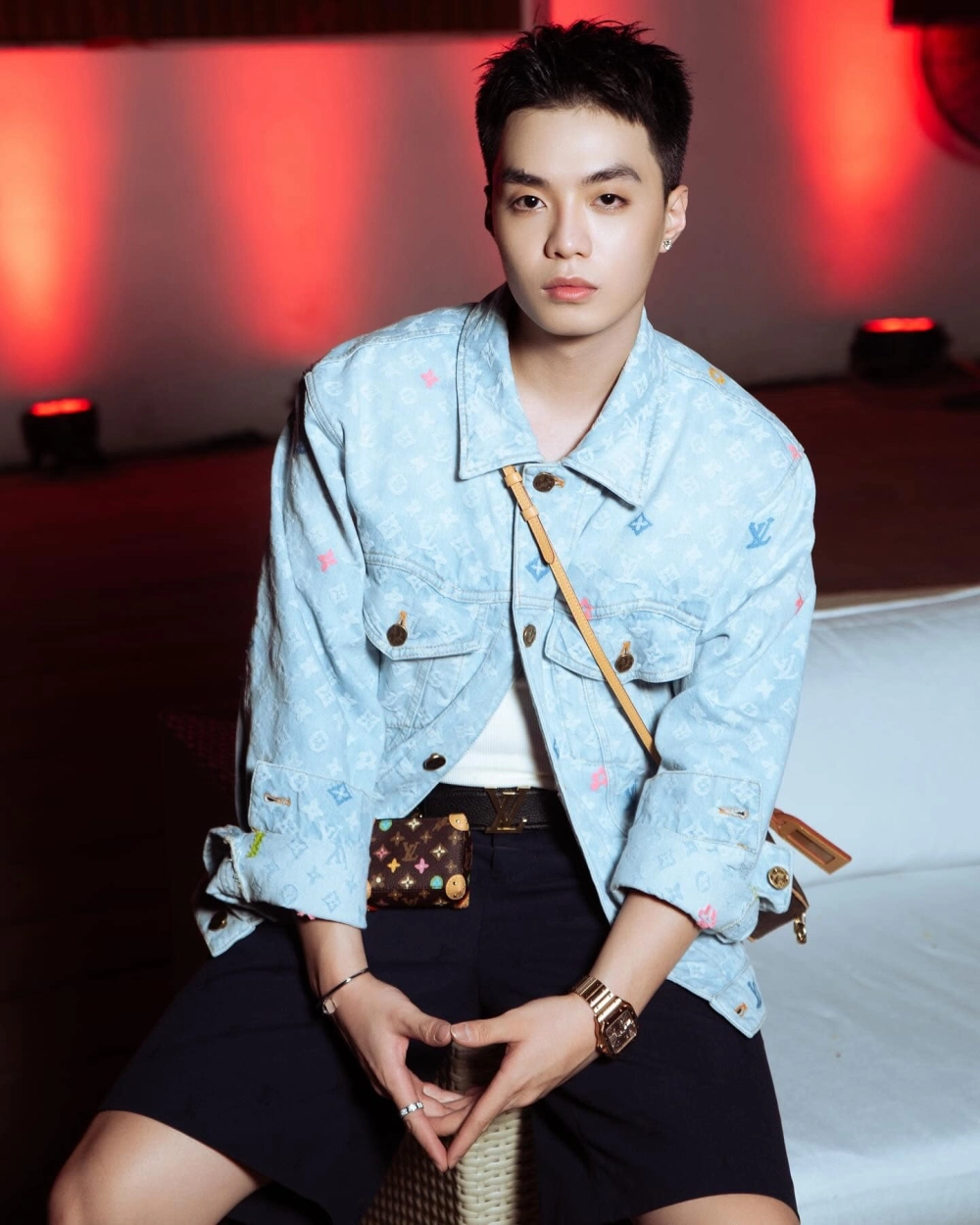 Rapper Negav khăn ướt, bản hit dẫn đầu xu hướng