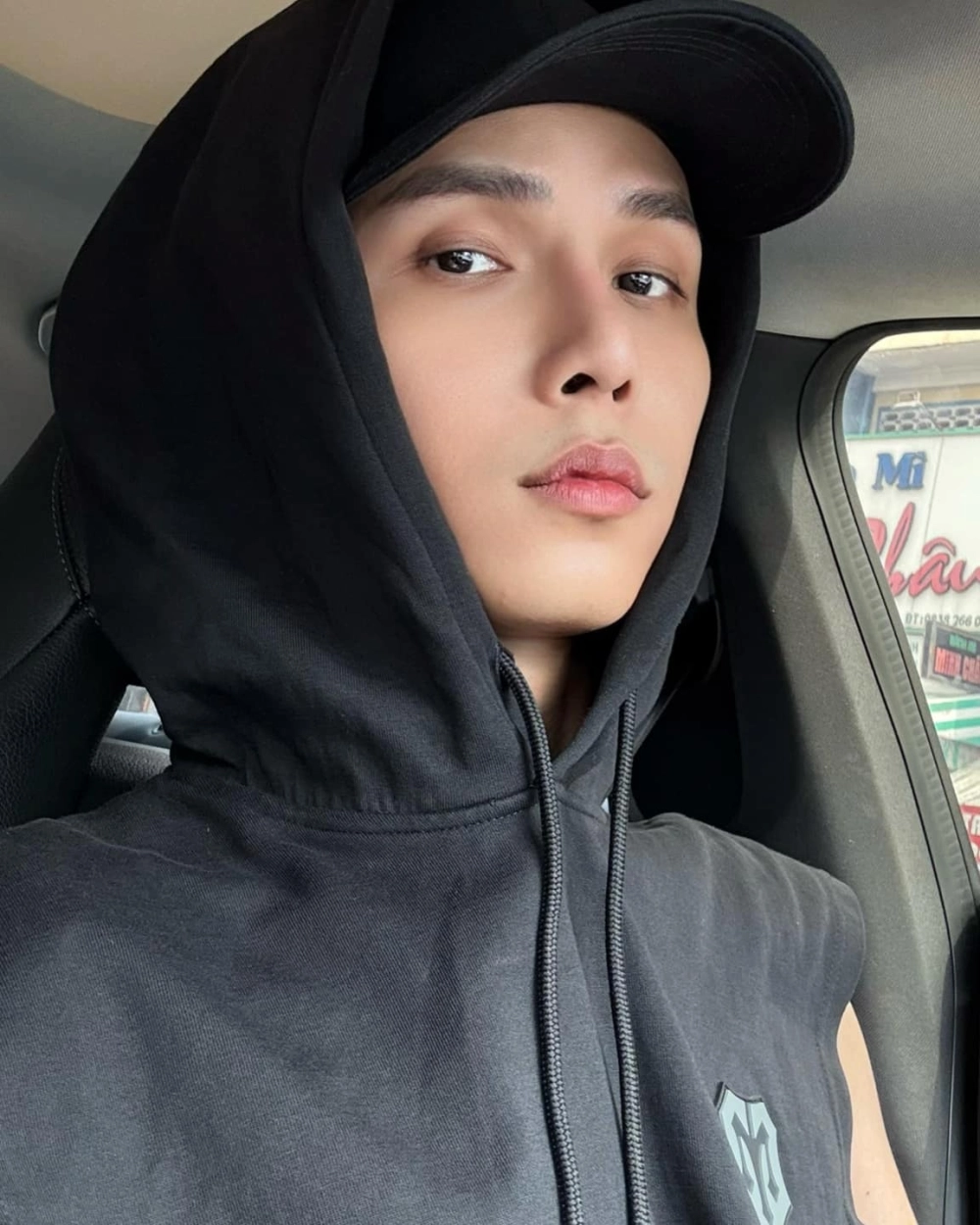 Tìm hiểu về sự nghiệp rapper Neko Lê và những sản phẩm âm nhạc nổi bật của anh.