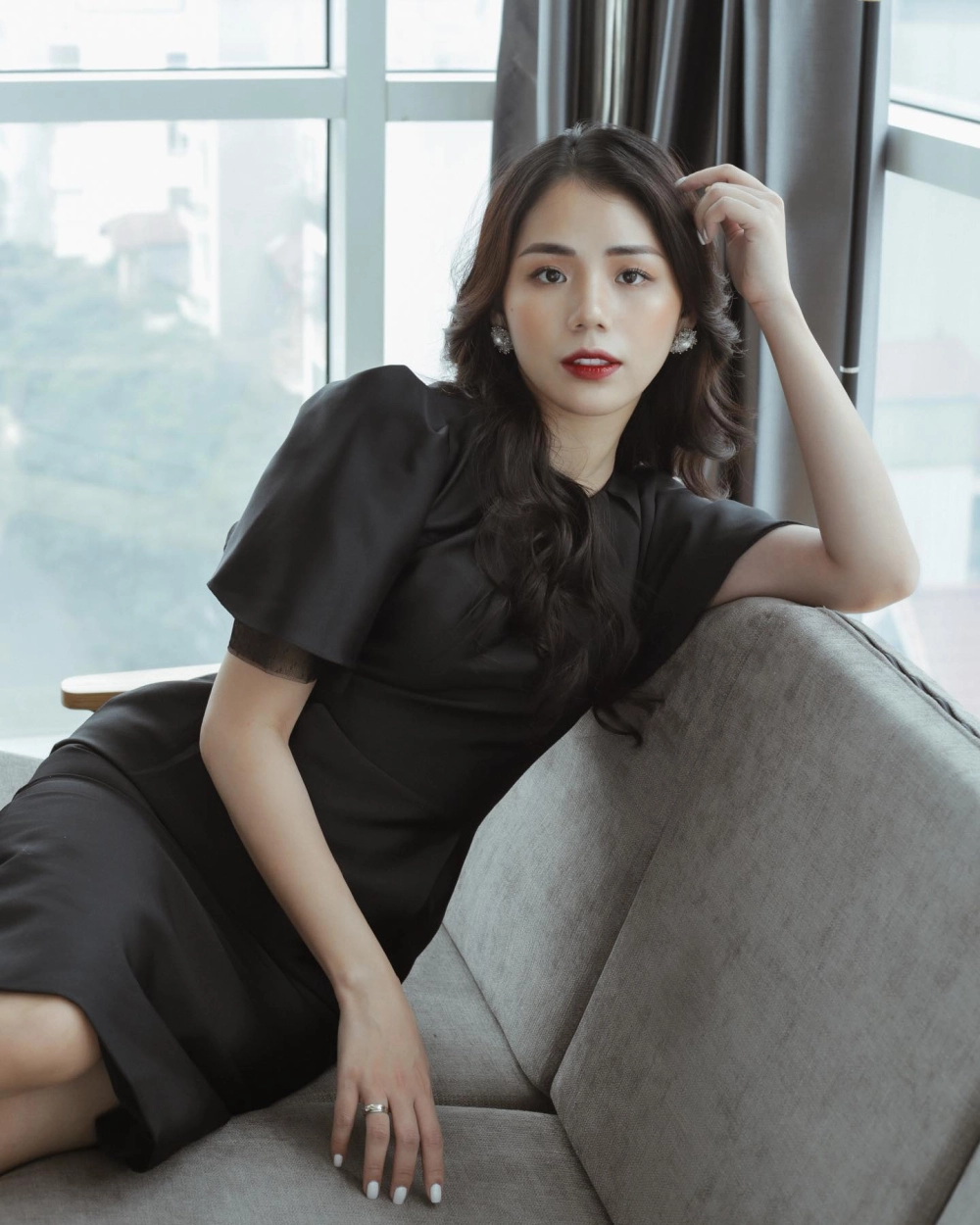 ca sĩ nguyễn hương ly tạo ấn tượng mạnh mẽ với giọng hát ngọt ngào và khả năng biểu diễn xuất sắc