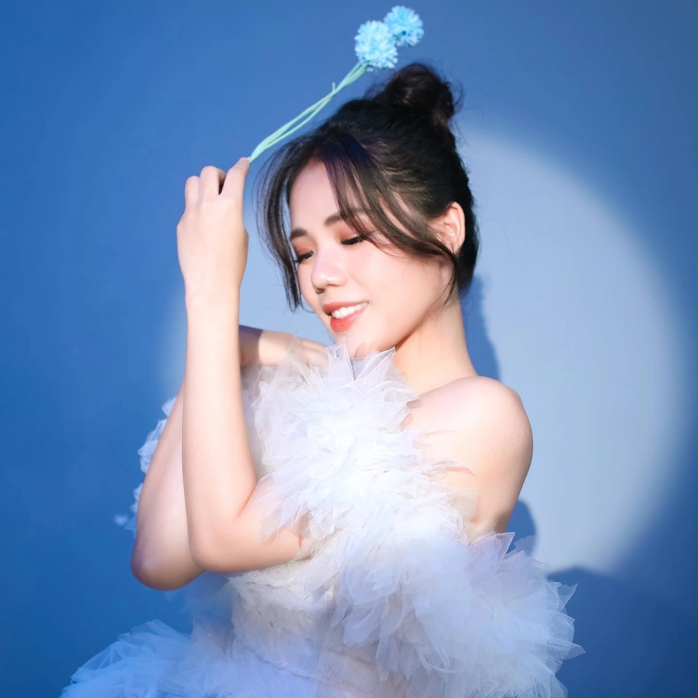 nguyễn hương ly sinh năm bao nhiêu là thông tin được nhiều người hâm mộ tò mò và muốn biết thêm