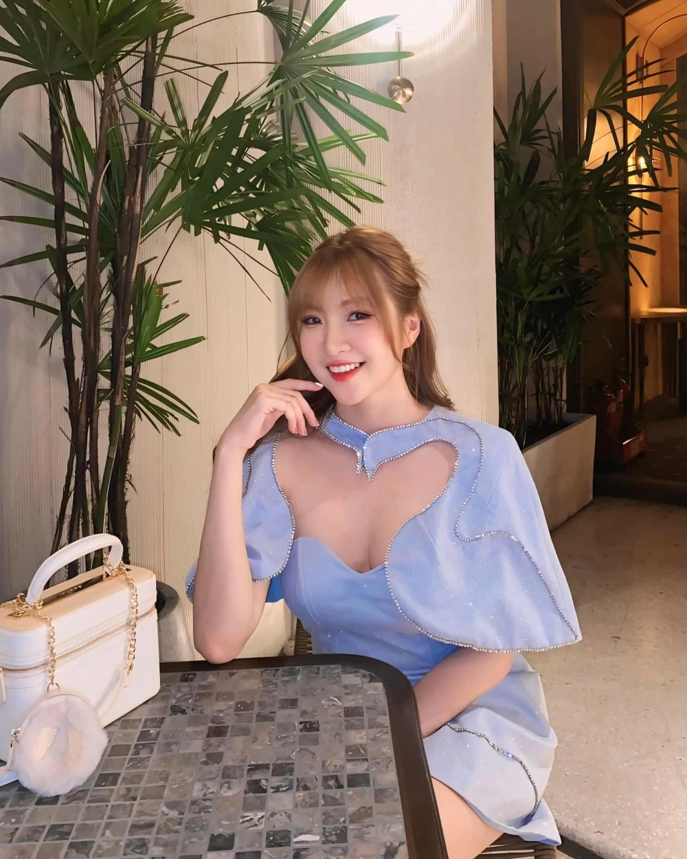 Khám phá nội dung đầy ẩn ý trong lời bài hát như Hexi cấm