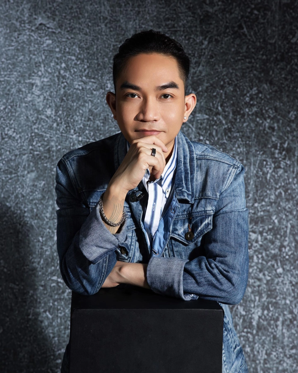 Cùng hát theo lời bài hát Phạm Khánh Hưng Không cần phải hứa đâu em