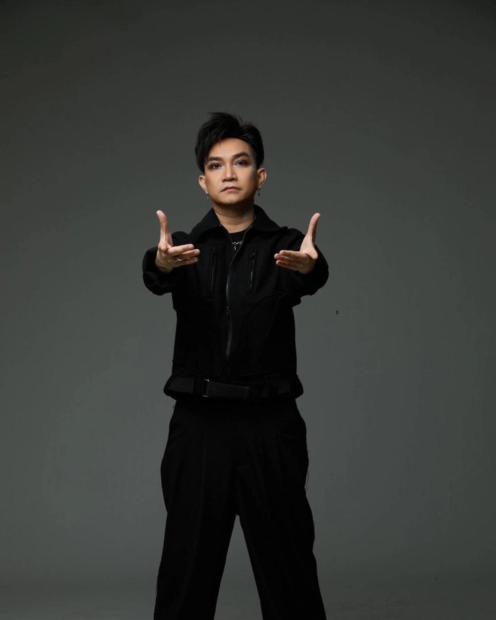 Đắm chìm trong những bài hát trong Phạm Khánh Hưng đầy cảm xúc và nổi bật