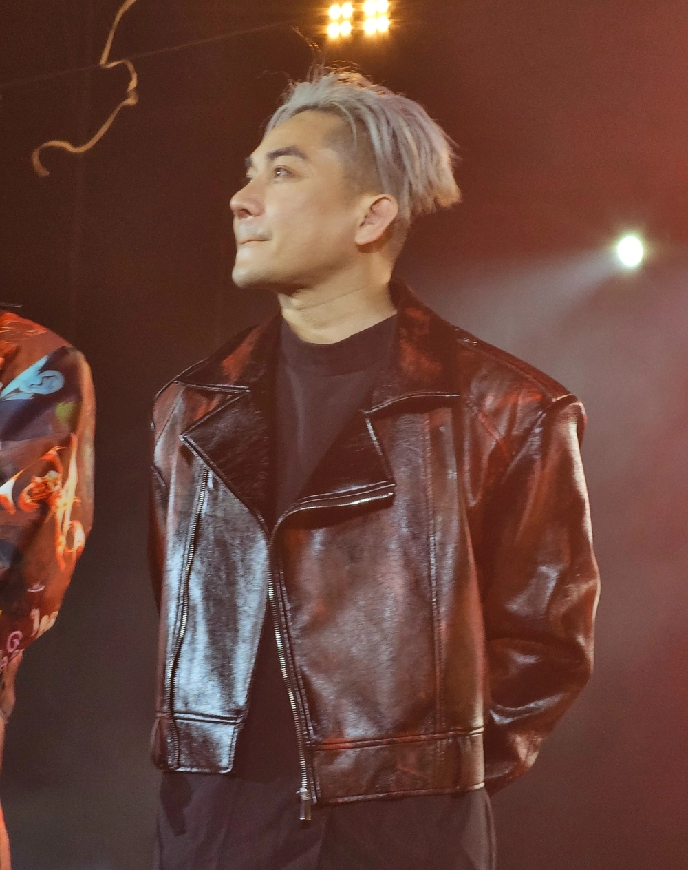 Khám phá sâu sắc cảm xúc trong Phạm Khánh Hưng Người ra đi vì đâu