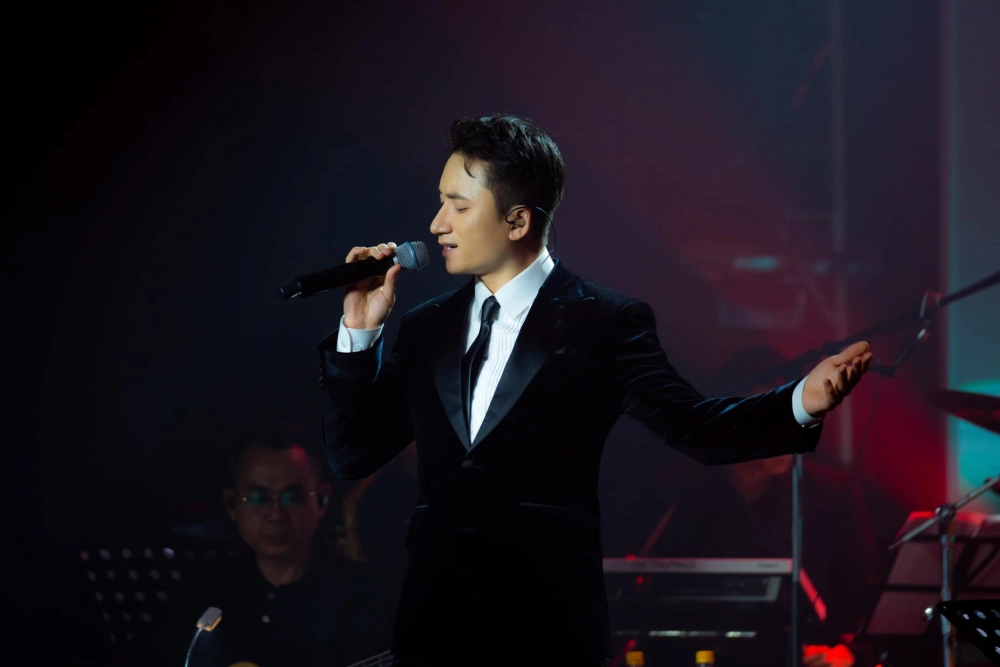Theo dõi Phan Mạnh Quỳnh official để cập nhật video và ca khúc mới