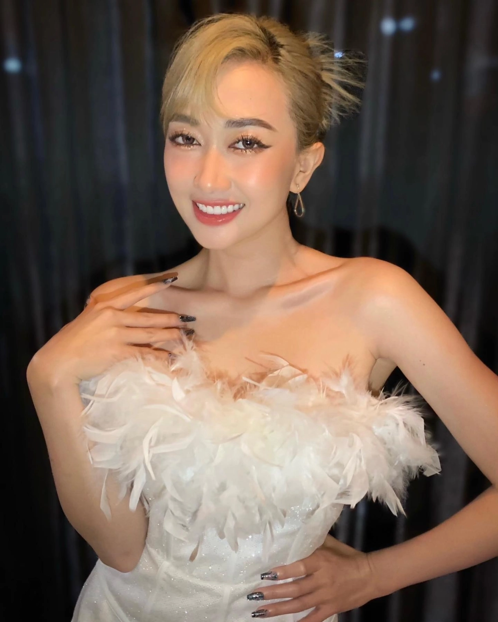 Phương Lan bao nhiêu tuổi? Xem thông tin về độ tuổi và ngày sinh của cô.