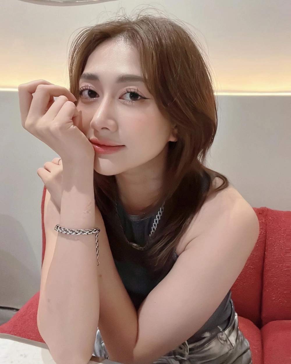 Phương Lan chưa sửa mũi - thông tin về ngoại hình của cô trước khi quyết định thay đổi.