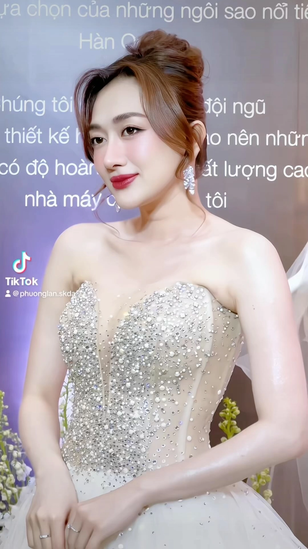 Khám phá vai diễn Phương Lan nhà bà nữ vai gì trong bộ phim nổi tiếng này.