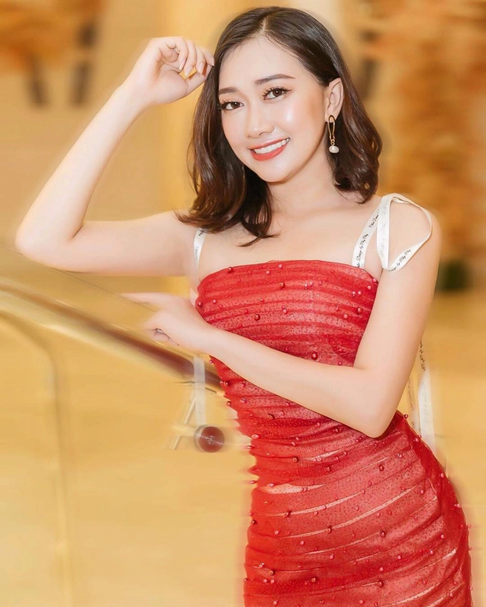 Phương Lan sửa mũi là câu chuyện được cộng đồng chú ý và bàn tán.