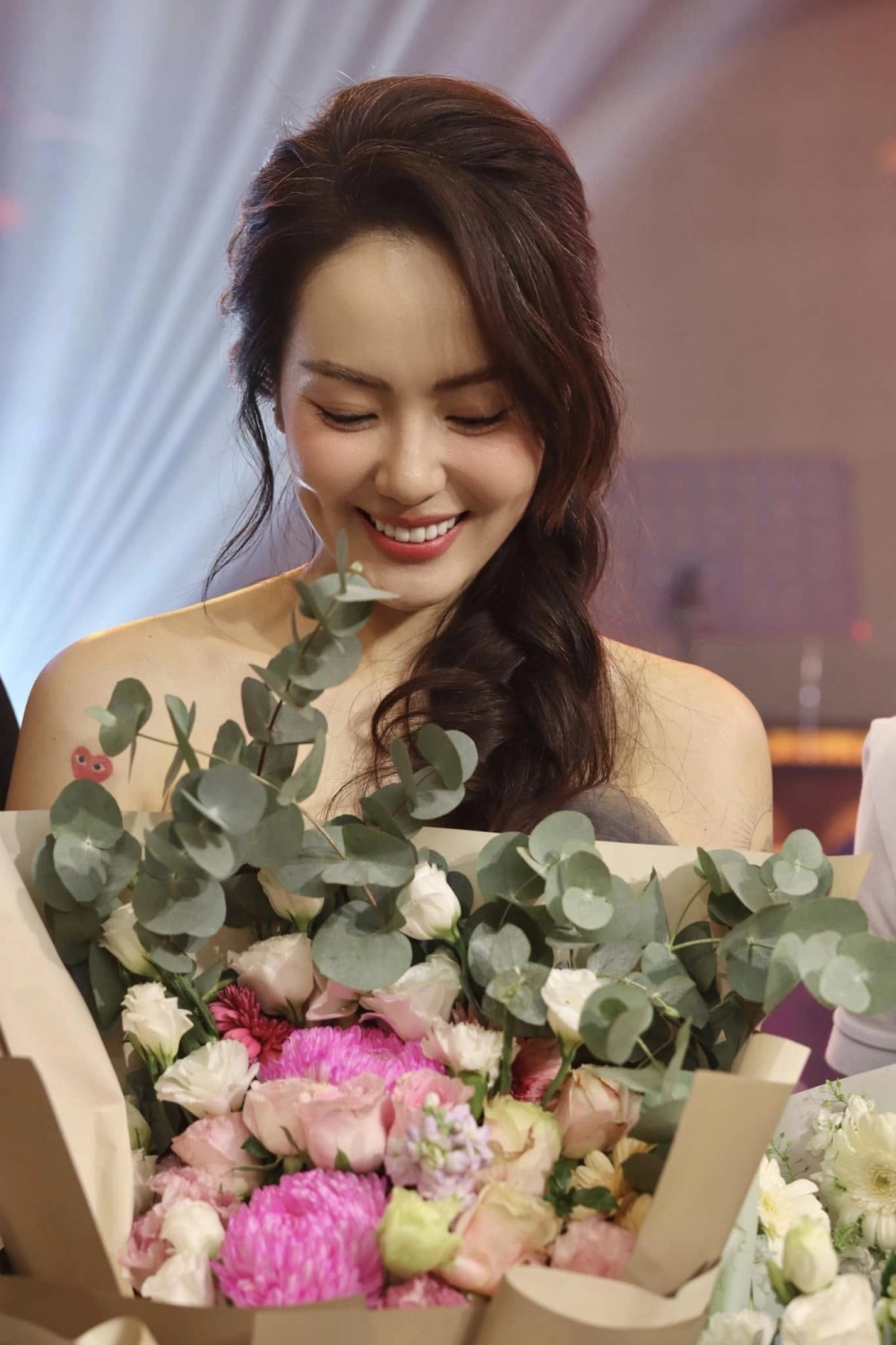 Phương Linh lúc trẻ đã chứng tỏ tài năng âm nhạc và giọng hát đặc biệt
