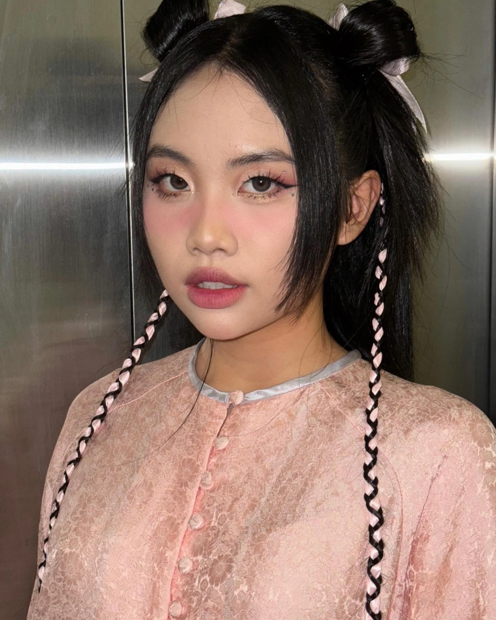 Hình ảnh phản ánh thực tế qua dòng đời Phương Mỹ Chi