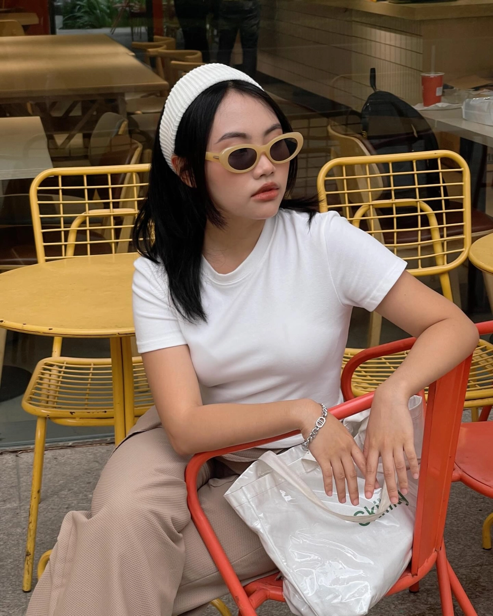 Khám phá ca khúc Hành Trình Trên Đất Phù Sa Phương Mỹ Chi đầy cảm xúc.