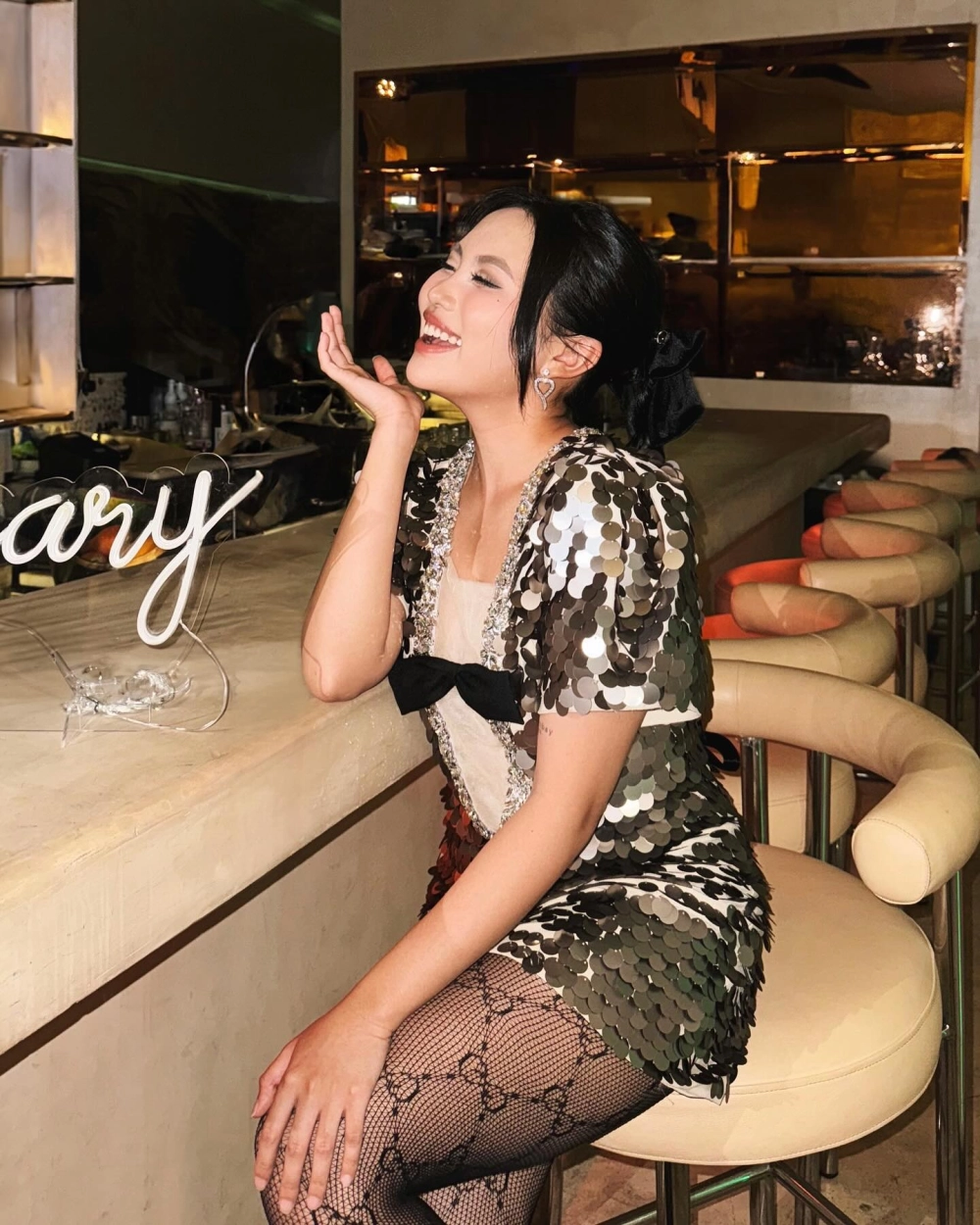 Trải nghiệm hình ảnh khi nghe nhạc Phương Mỹ Chi