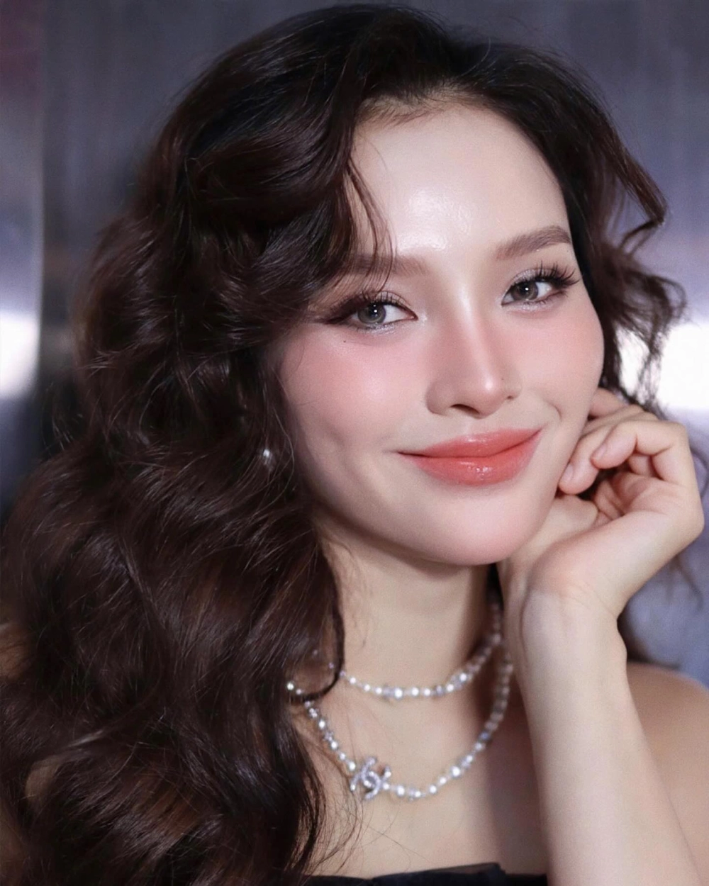 Phương Trinh Jolie thẩm mỹ nâng cấp nhan sắc trước hôn lễ