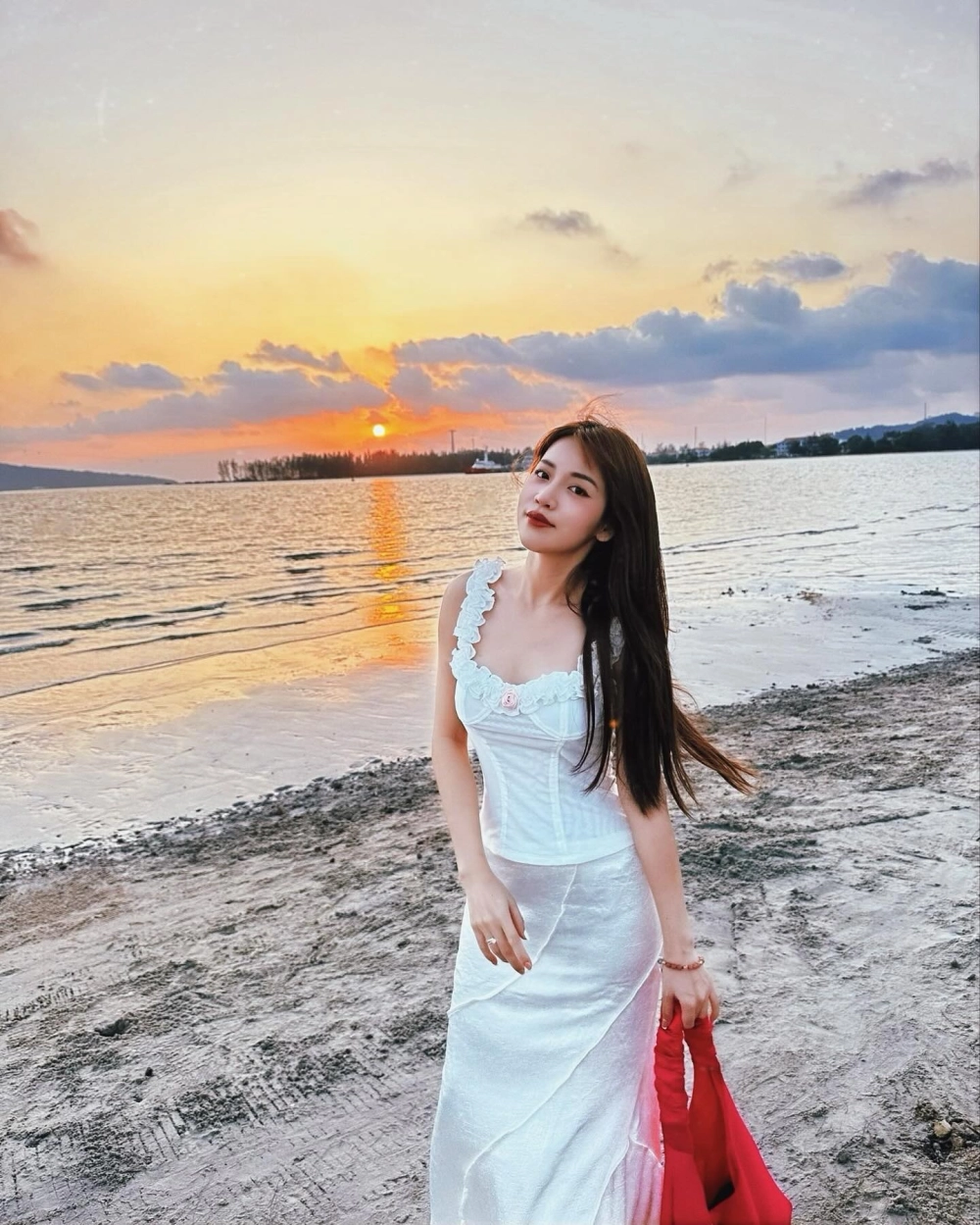 Puka Official Ủa Puka đâu rồi là câu hỏi thú vị được cộng đồng mạng tìm kiếm khi cô nàng vắng bóng.