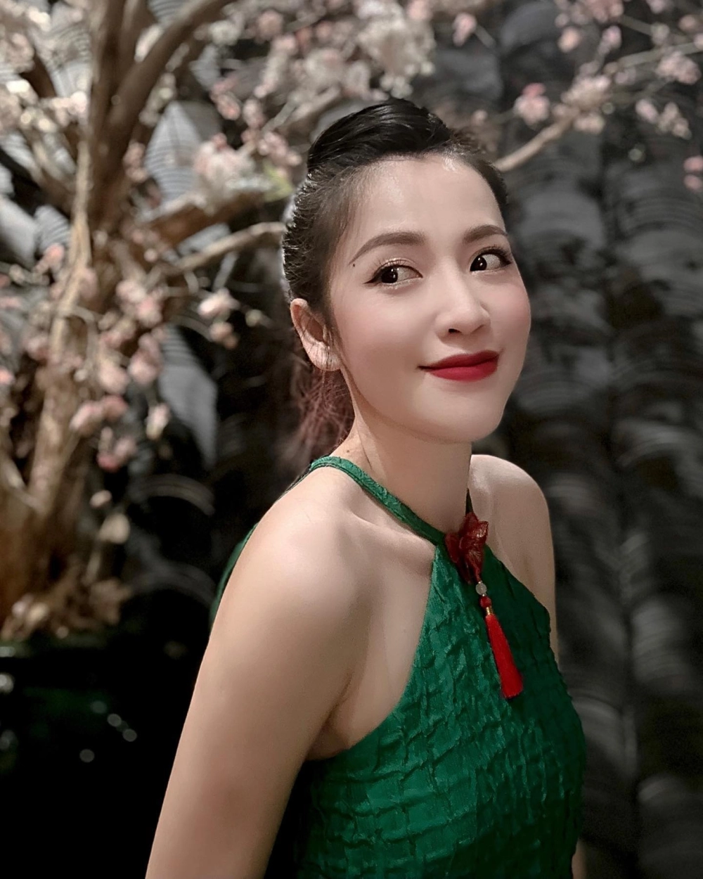 Khám phá Puka Height để biết cô nàng cao bao nhiêu và diện mạo như thế nào.