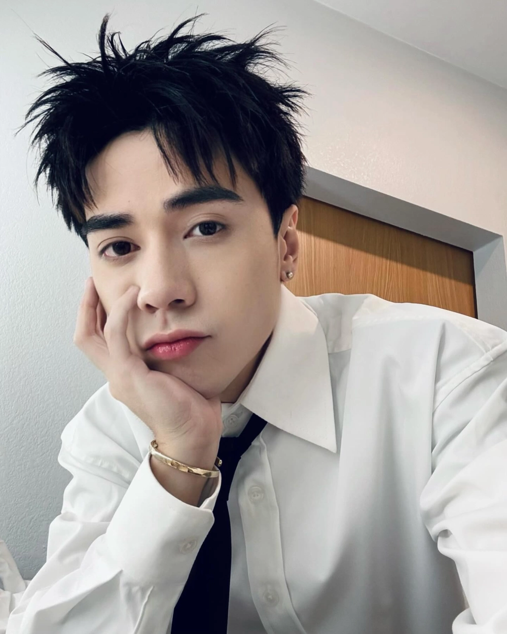 Quang Hùng live luôn mang đến sân khấu đầy năng lượng