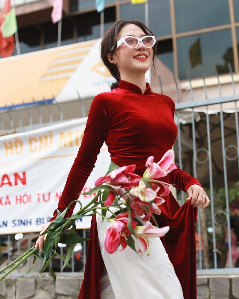 Quỳnh Trang ca cổ mang hồn quê Việt