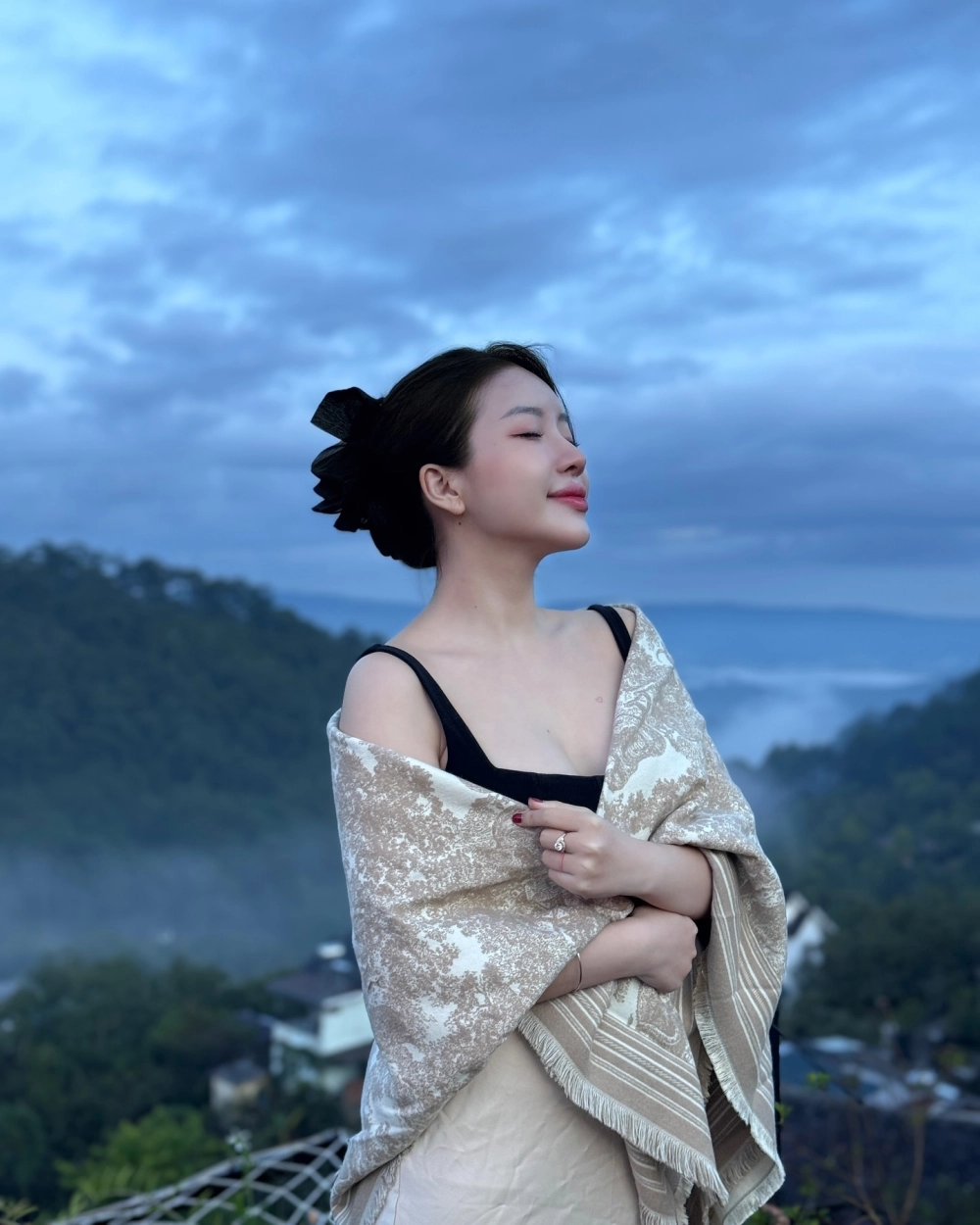 An Quỳnh Trang tiktok nổi bật với bolero