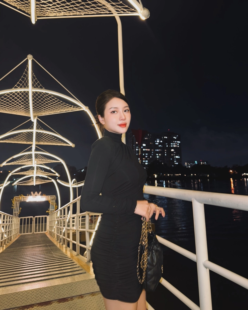 Quỳnh Trang người tình không đến hit lớn