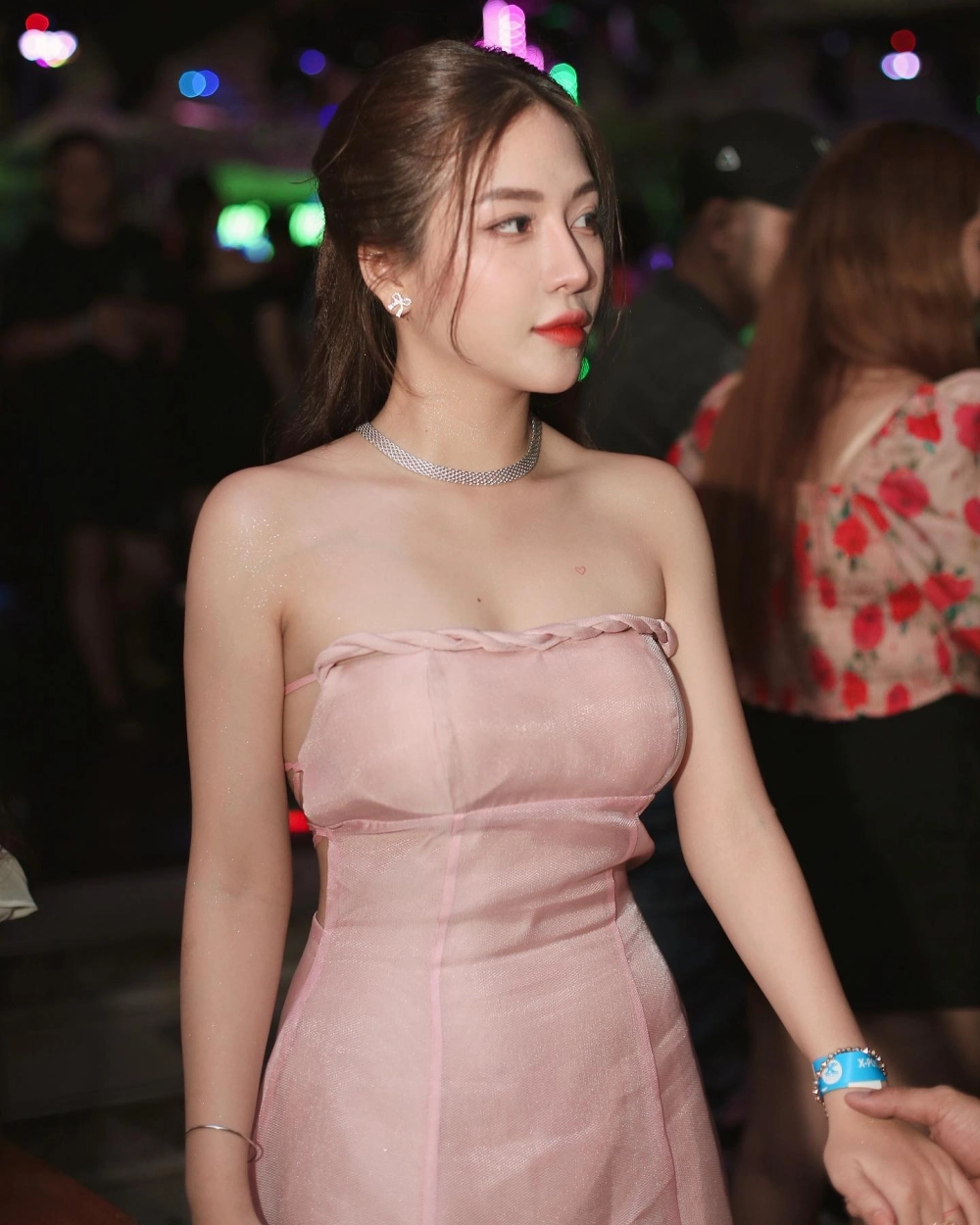 Bolero Quỳnh Trang làm mới dòng nhạc xưa