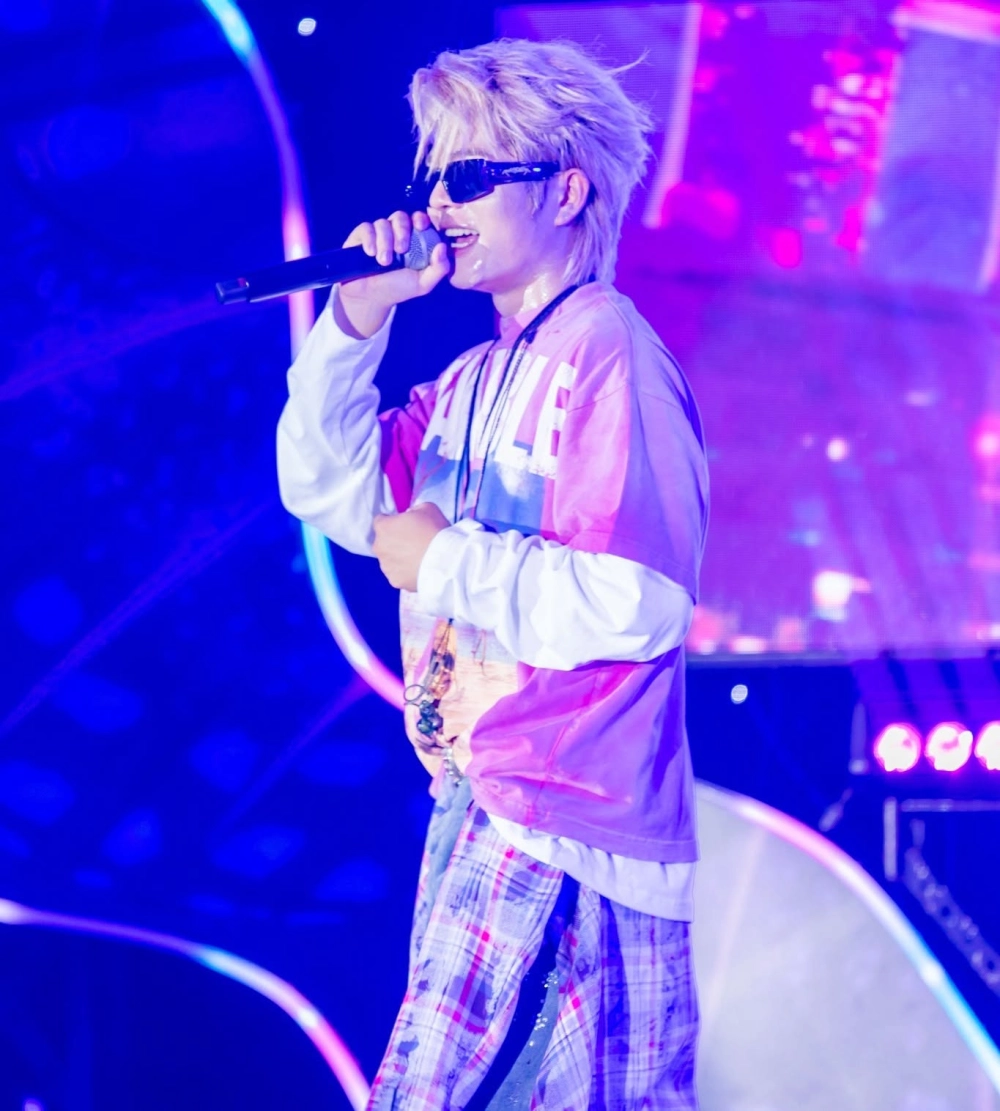 Lắng nghe và hát theo Anh Biết Rồi Rhyder lyrics để cảm nhận từng câu hát.