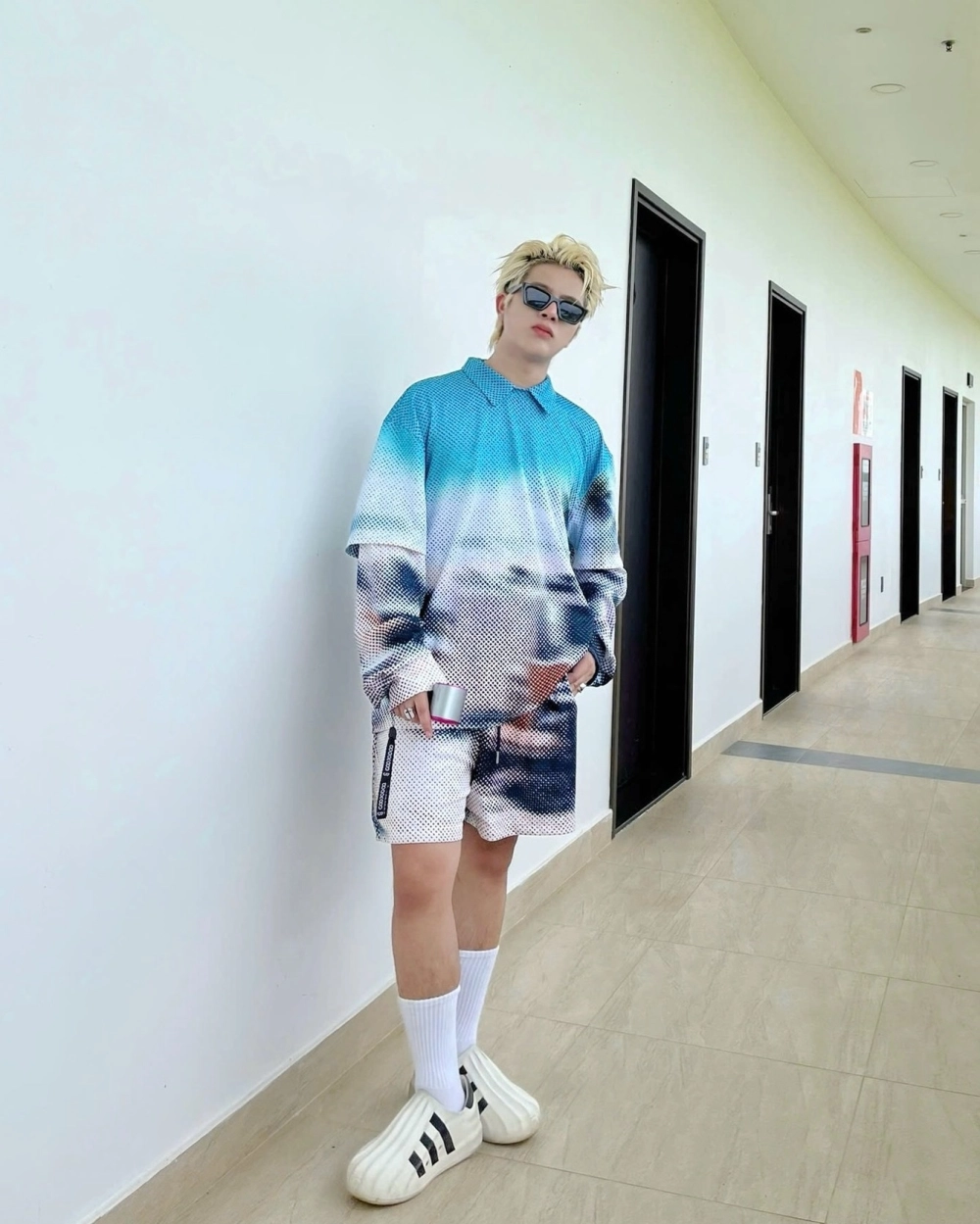 Theo dõi Rhyder Official để cập nhật những thông tin mới nhất về anh.