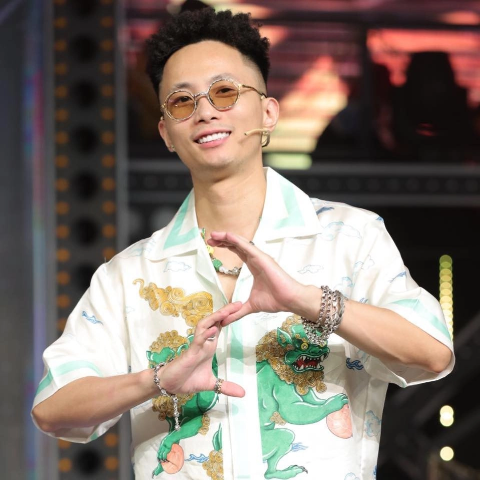 Cùng thưởng thức LẶNG RHYMASTIC LYRICS với những lời hát đầy sâu sắc
