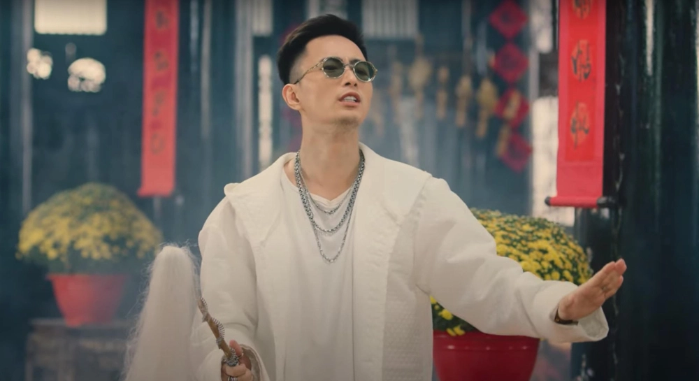 Khám phá hình ảnh tươi mới của NỤ CƯỜI RHYMASTIC trong âm nhạc