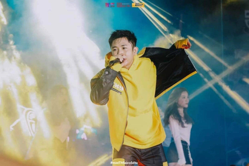 Khám phá kiểu tóc ricky star đặc biệt giúp anh nổi bật trong mỗi buổi biểu diễn