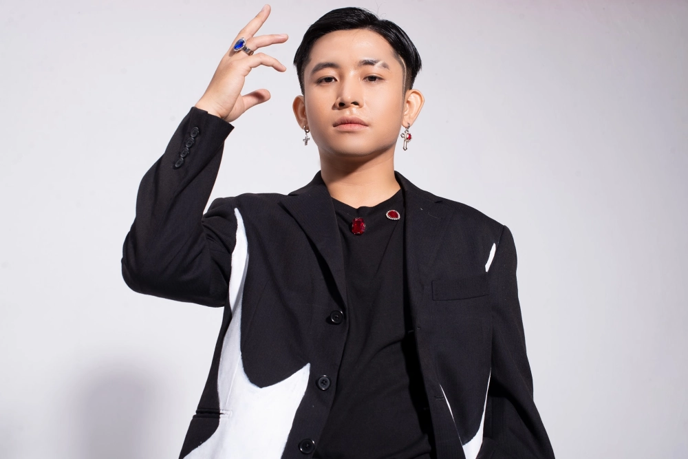 ricky star rap kết hợp phong cách độc đáo và lời rap sắc bén đầy cuốn hút