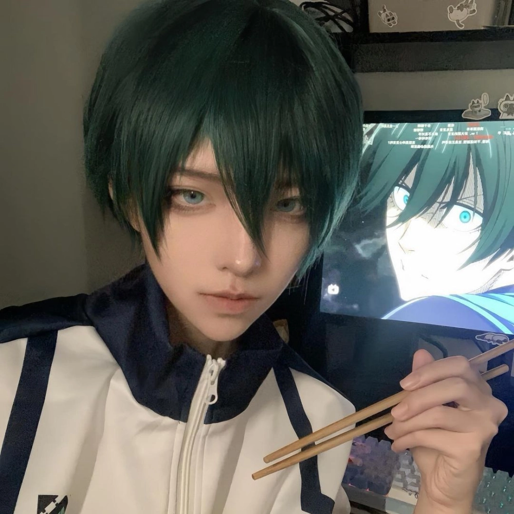 Cosplay Rin Itoshi cực chất, tái hiện đầy đủ nét lạnh lùng và tài năng của anh