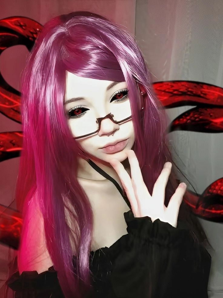 Tokyo Ghoul Rize Kamishiro cosplay khiến fan rùng mình thích thú