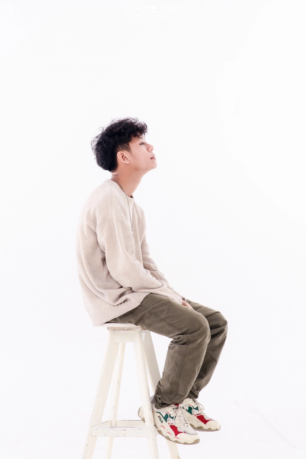 Lời bài hát Hoàng Tôn để em rời xa day dứt