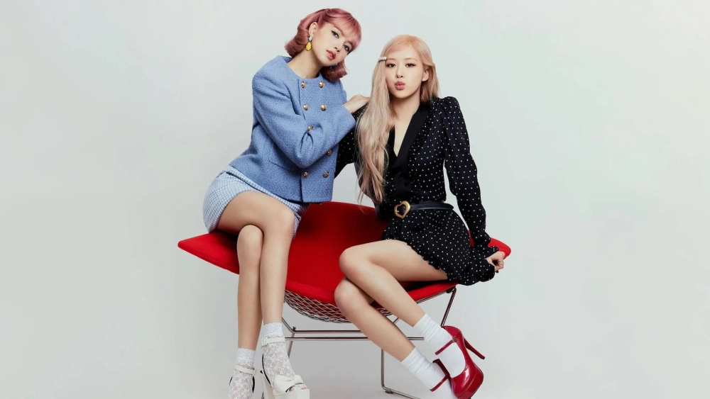 Hình ảnh Lisa và Rosé luôn là lựa chọn tuyệt vời cho những ai yêu thích Blackpink
