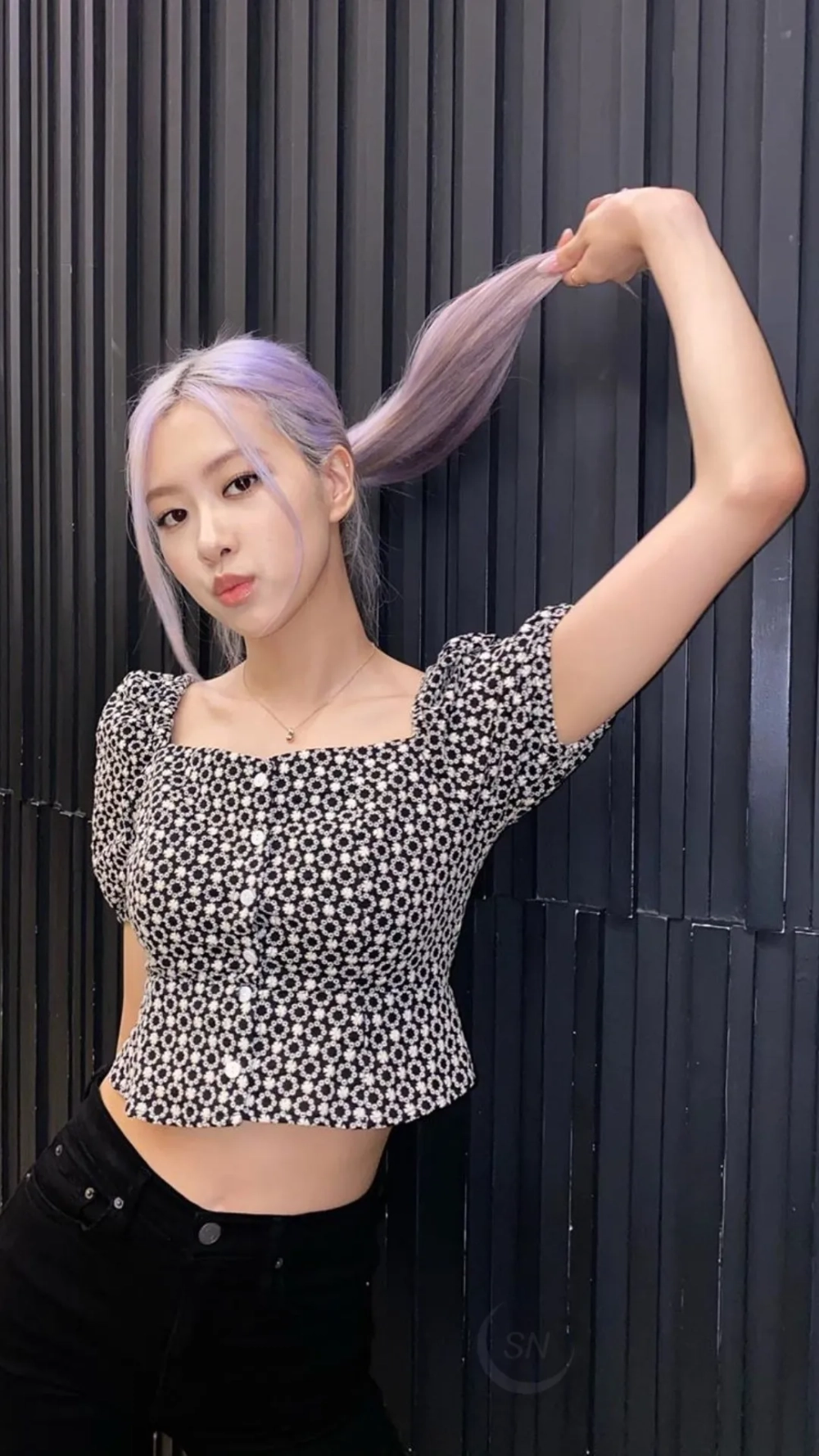 Hình nền Rosé giúp bạn có những phút giây thư giãn tuyệt vời