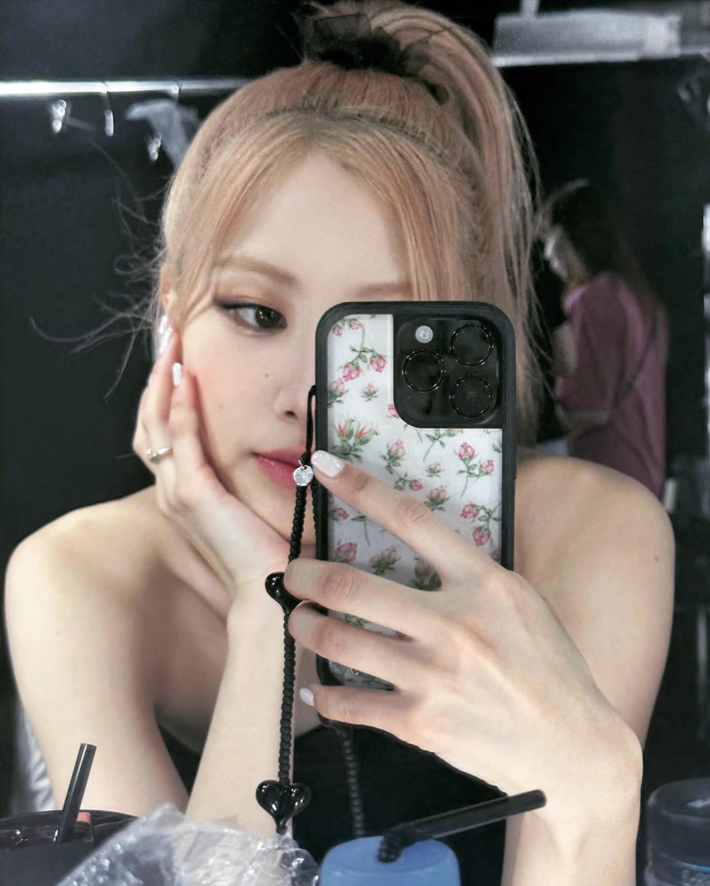 Rosé ăn phở, yêu ẩm thực Việt Nam