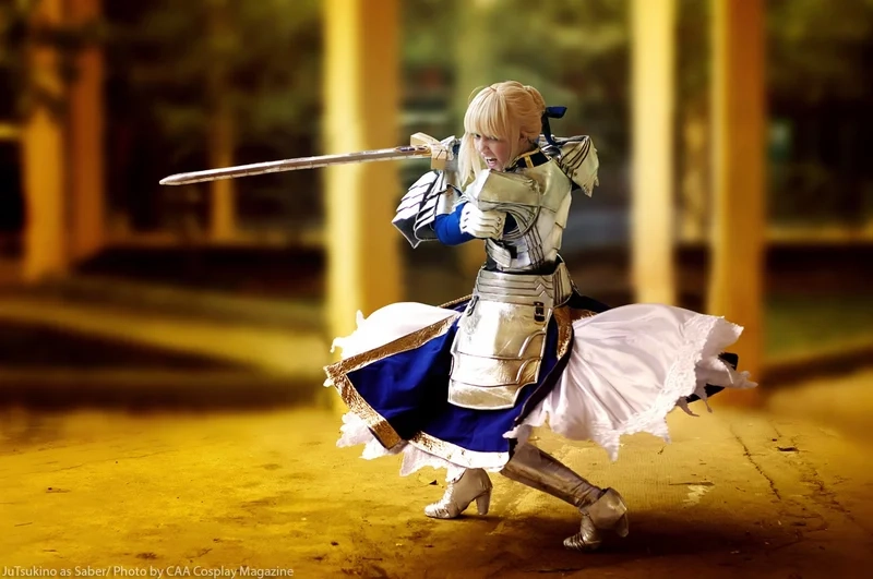 Fate Stay Night Saber cosplay mang thần khí mãnh liệt