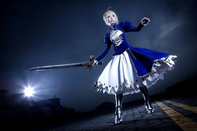 Saber Fate cosplay nổi bật với bộ giáp huyền thoại