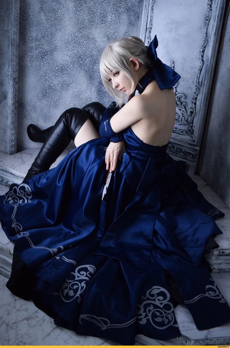 Saber cosplay tái hiện vẻ đẹp kiêu hãnh đầy ấn tượng