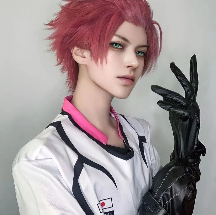 Sae Itoshi Cosplay thể hiện sức hút và quyến rũ đặc biệt.