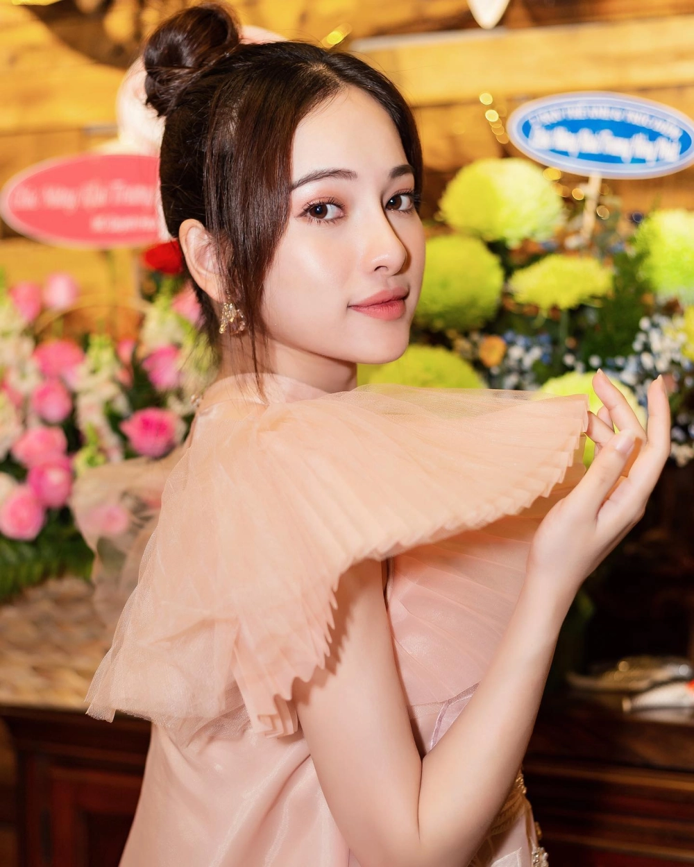 Sara Lưu cao bao nhiêu, vóc dáng cân đối nổi bật