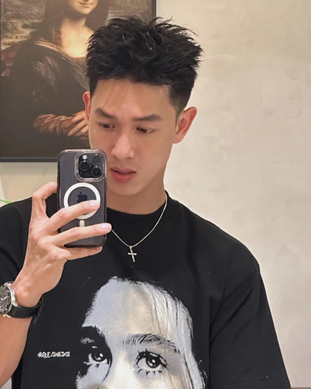Khám phá vai diễn của Song Luân trong Công tử Bạc Liêu và sự thành công của bộ phim.