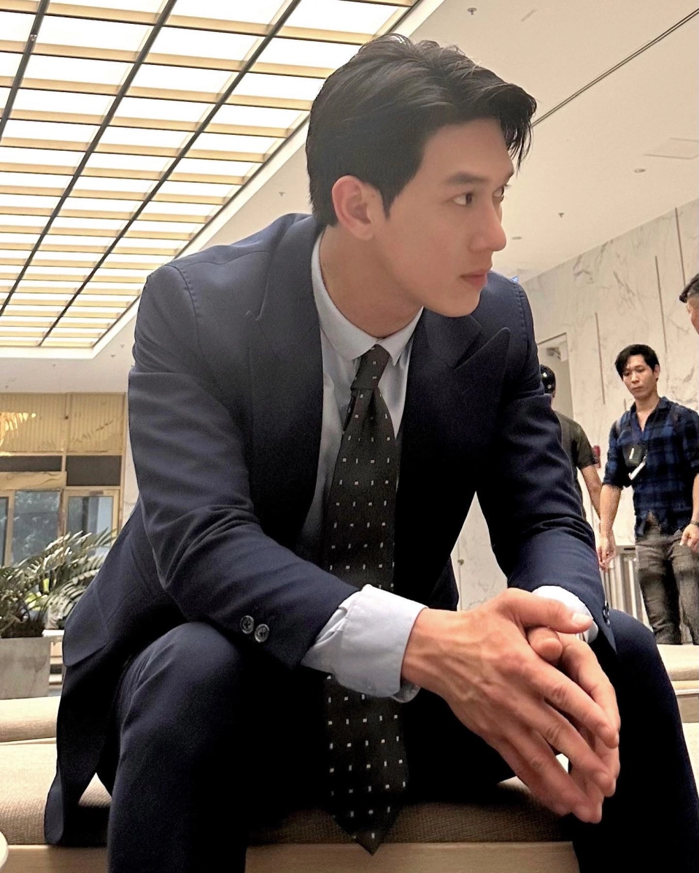 Khám phá ca khúc Nhìn em như bức tranh Song Luân và những ý nghĩa đằng sau bài hát.